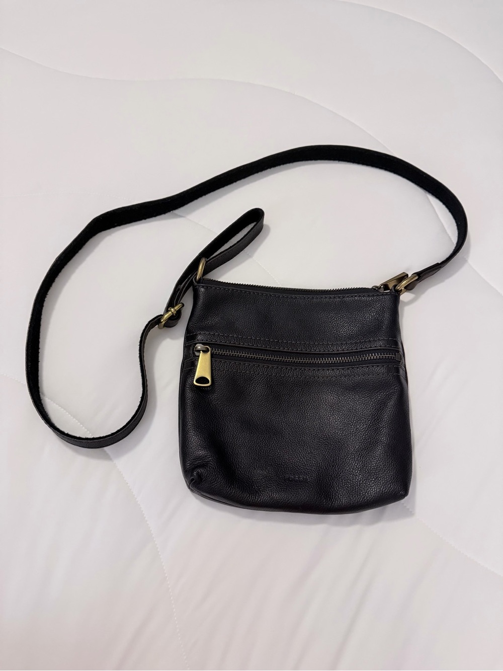 Fossil Classic Black Crossbody Bag - Sleek Everyday Carry